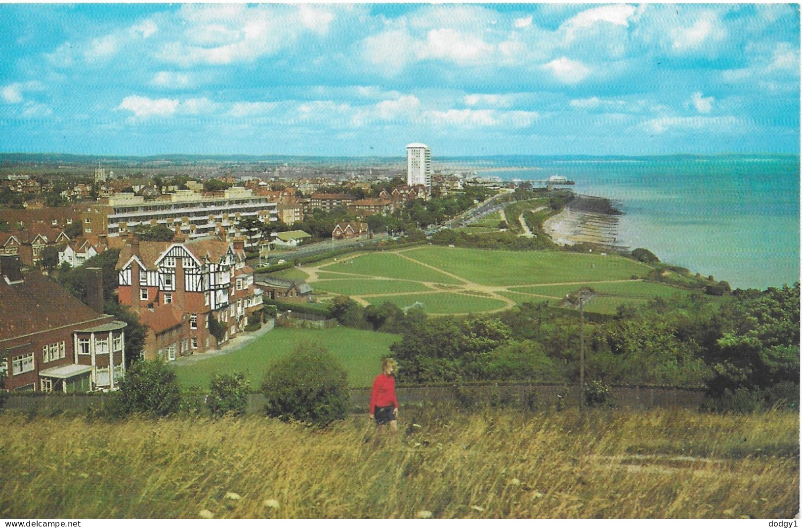 EASTBOURNE, SUSSEX, ENGLAND. UNUSED POSTCARD   Zq6 - Eastbourne