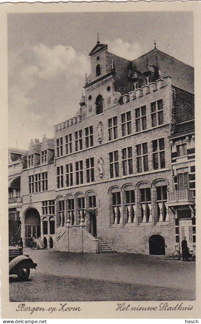 4843688Bergen Op Zoom, Het Nieuwe Stadhuis. 1939. (linksboven Een Heel Klein Vouwtje) - Bergen Op Zoom