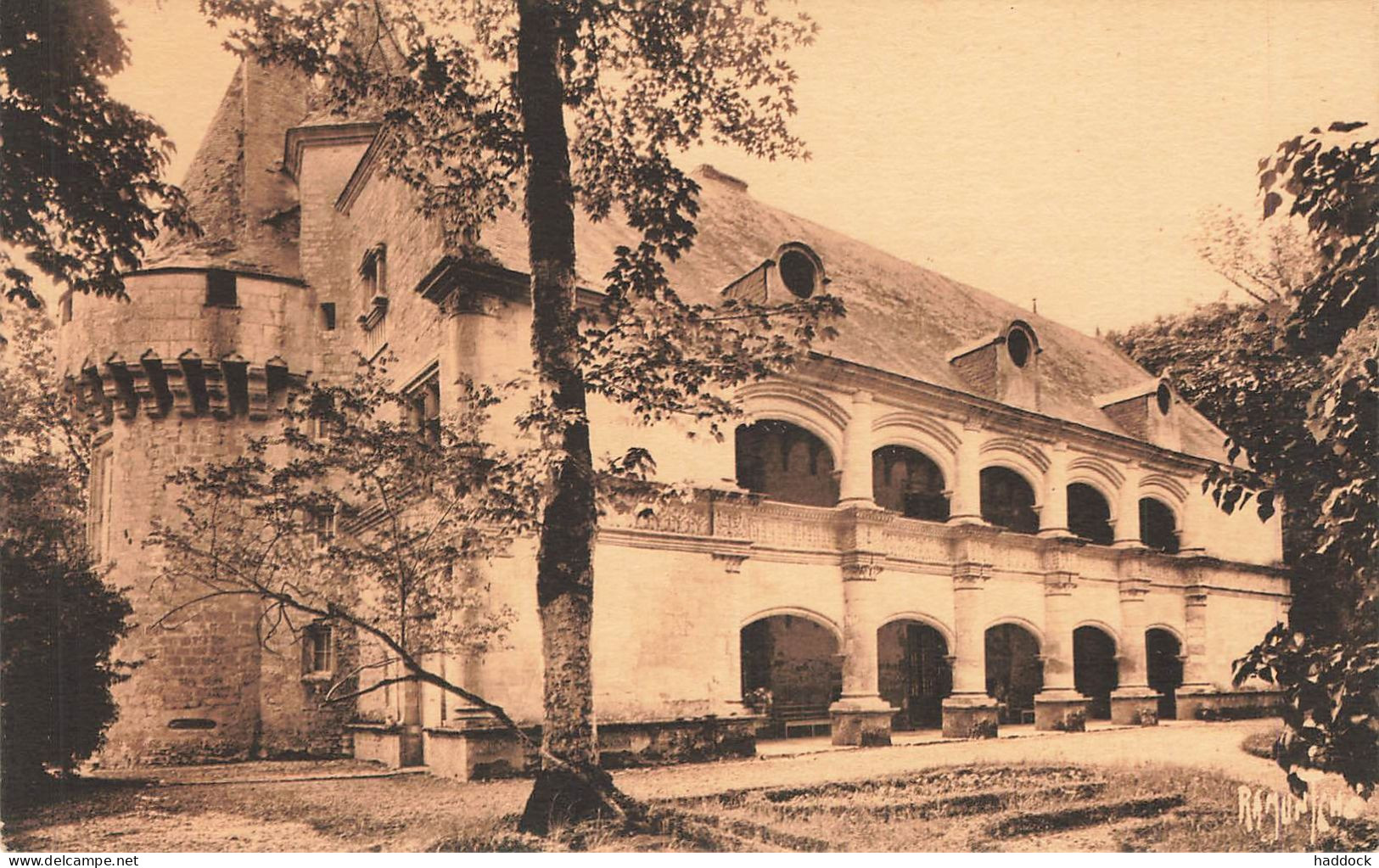 DAMPIERRE SUR BOUTONNE : CHATEAU, DEBUT DU XVIe S., REMARQUABLE PAR SA FACADE - Dampierre-sur-Boutonne