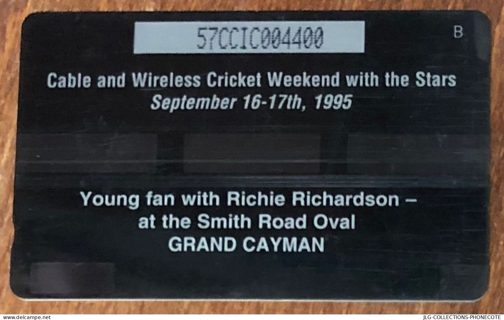 CAYMAN ISLANDS CRICKET CI$ 10 CARIBBEAN CABLE & WIRELESS SCHEDA TELECARTE TELEFONKARTE PHONECARD CALLING CARD - Cayman Islands