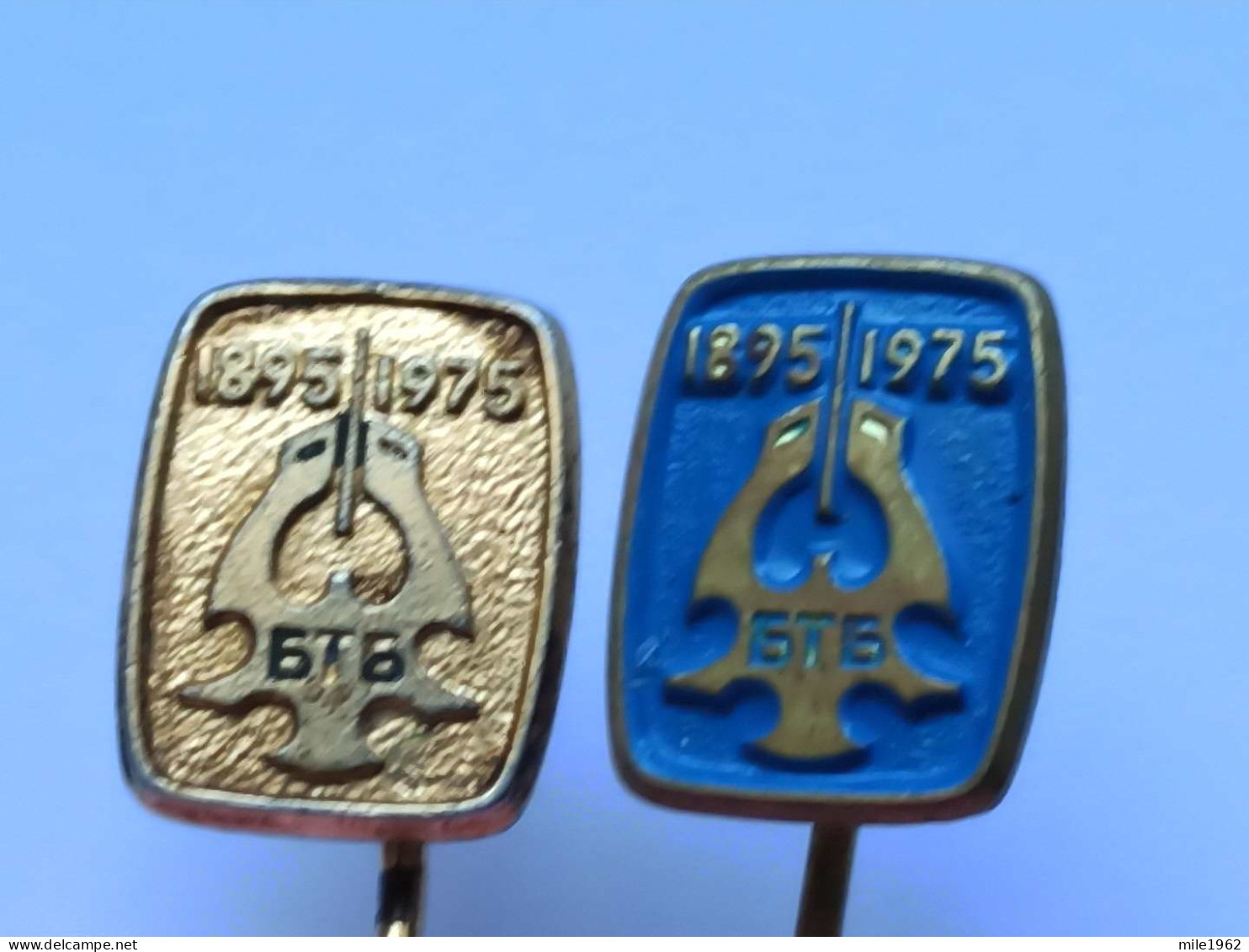 BADGE Z-98-15 - 2 PINS - Bor - Lotes