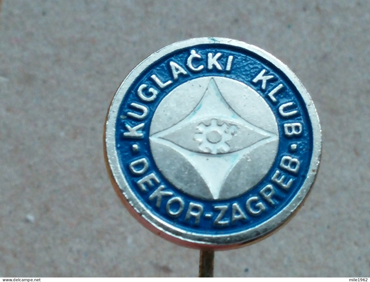 BADGE Z-54-1 - BOWLING CLUB DEKOR ZAGREB, CROATIA - Bowling