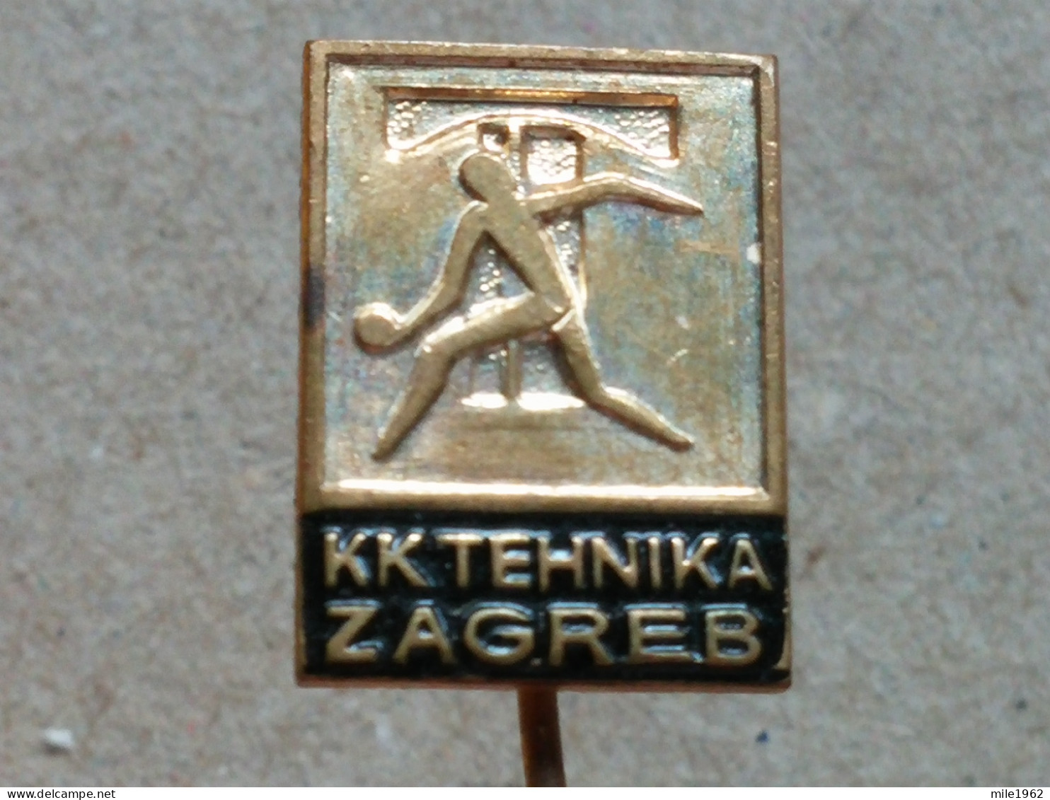 BADGE Z-54-1 - BOWLING CLUB TEHNIKA ZAGREB, CROATIA - Bowling