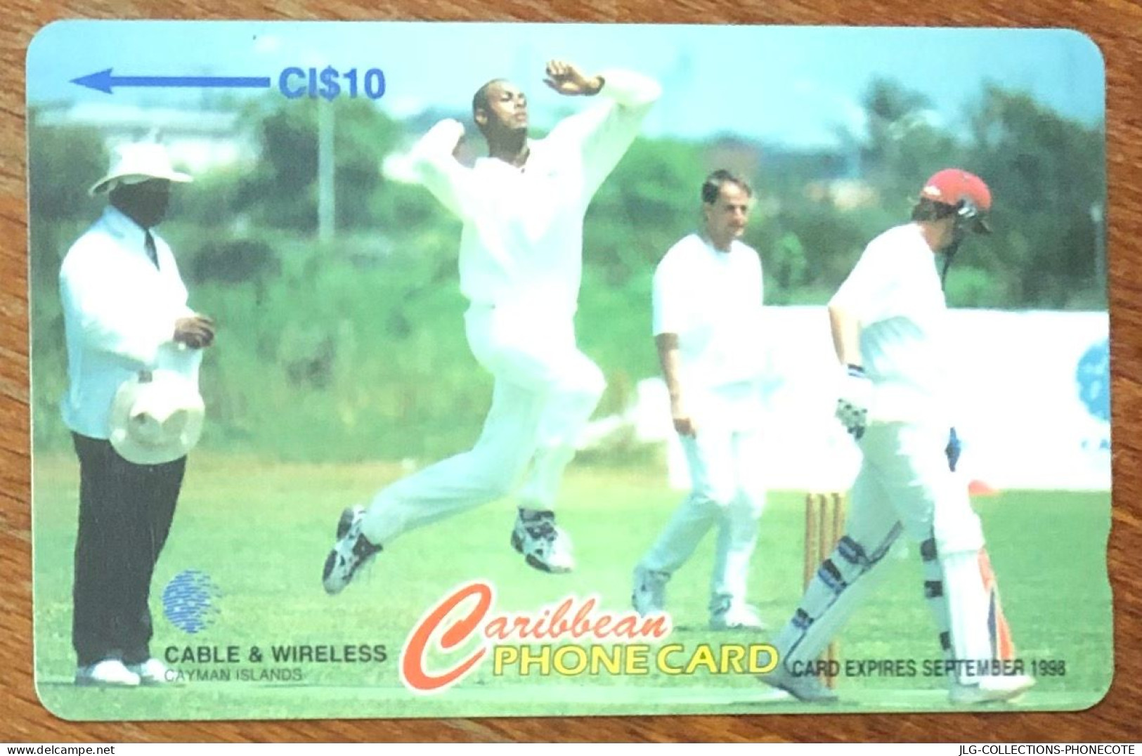 CAYMAN ISLANDS CRICKET CI$ 10 CARIBBEAN CABLE & WIRELESS SCHEDA TELECARTE TELEFONKARTE PHONECARD CALLING CARD - Kaimaninseln (Cayman I.)