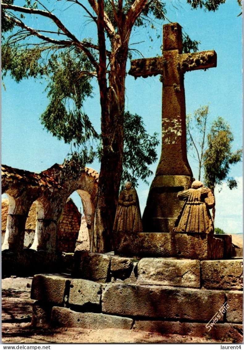 26-11-2023 (3 V 29) Switzerland - Cross In Main Square In Puno - Monumente