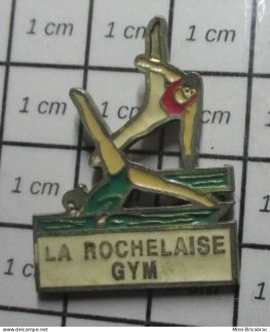 716 Pin's Pins / Rare Et De Belle Qualité !!! SPORTS / CLUB GYMNASTIQUE LA ROCHELAISE HOMME FEMME - Gymnastique