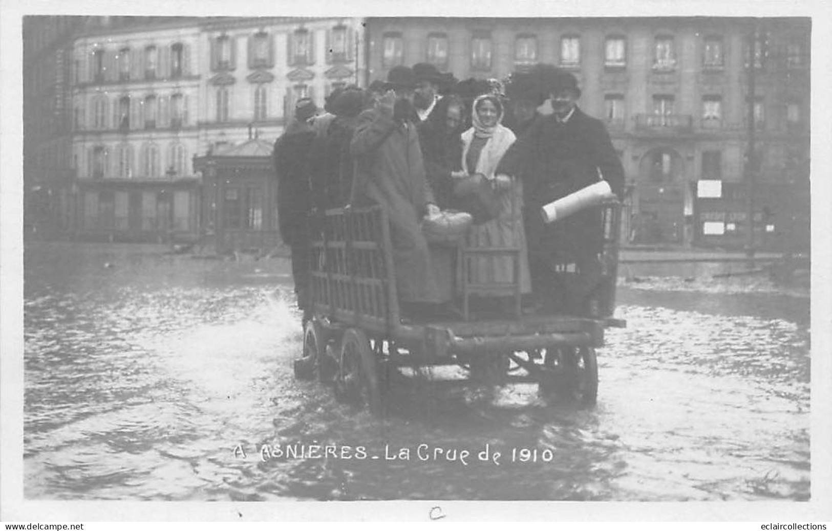 Asnières Sur Seine    92  Inondations  De  1910. Groupe Dans Une Charette .  Aspect Carte Photo             (voir Scan) - Asnieres Sur Seine