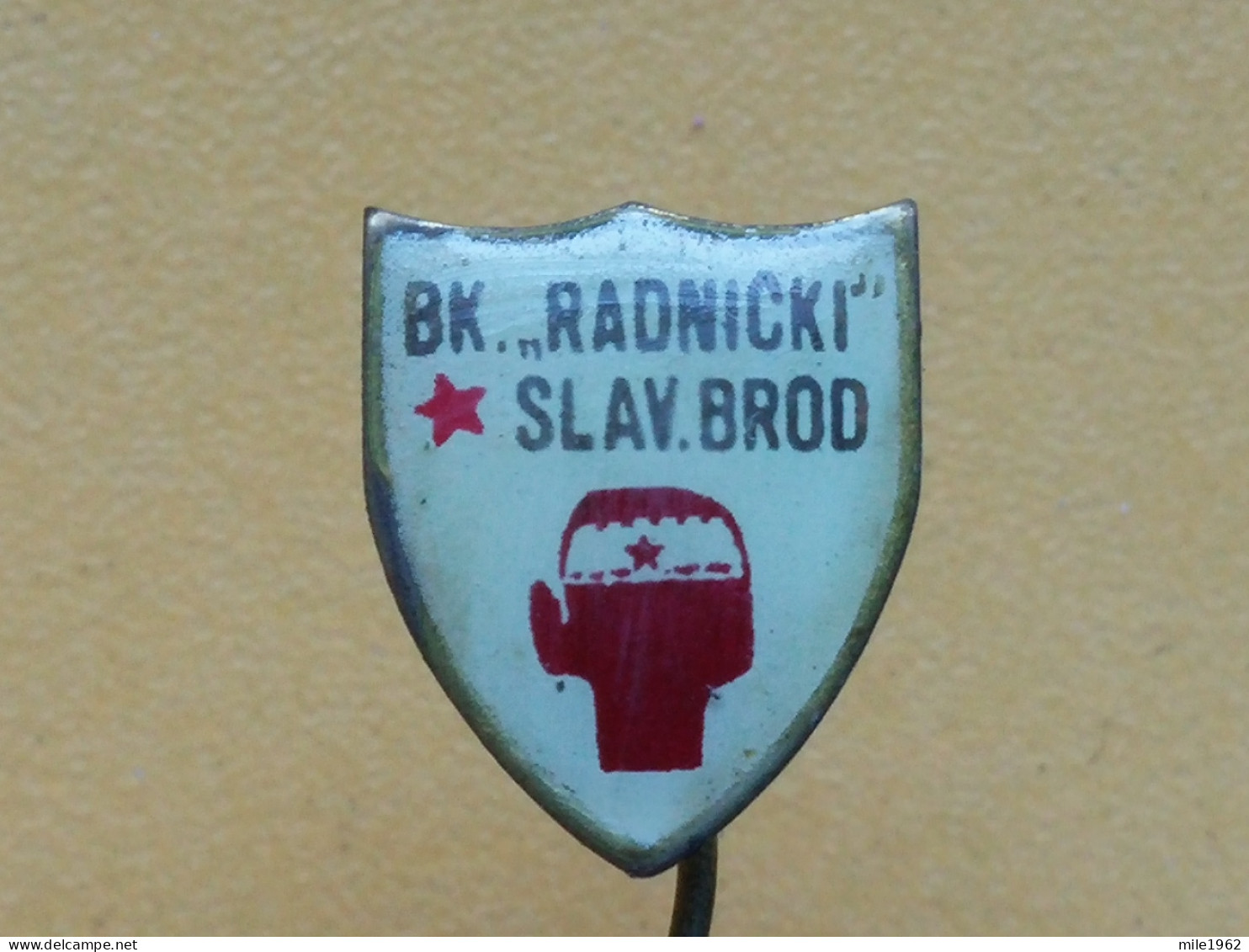 Badge Z-52-1 - BOX, BOXE,- BOXING CLUB RADNICKI SLAVONSKI BROD, CROATIA - Boxe