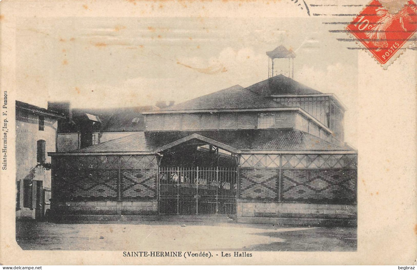 SAINTE HERMINE      LES HALLES - Sainte Hermine