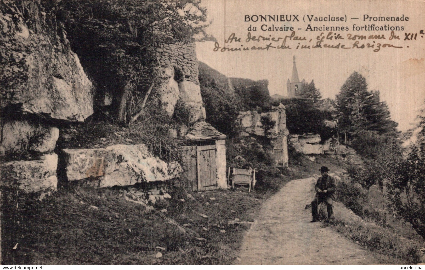 84 - BONNIEUX / PROMENADE DU CALVAIRE - ANCIENNES FORTIFICATIONS - Bonnieux