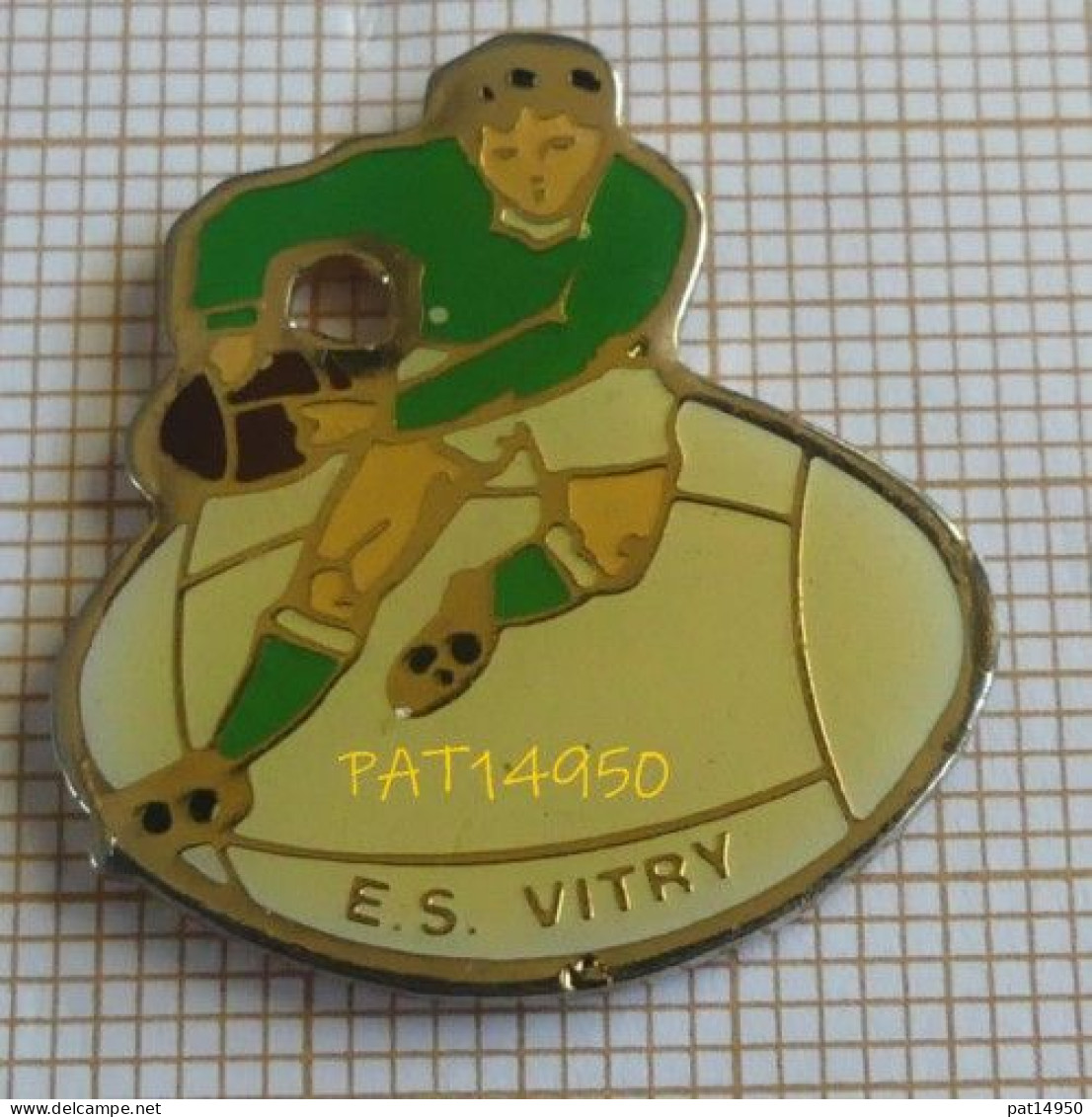 PAT14950 RUGBY ES VITRY  Dpt 94 VAL DE MARNE En Version EPOXY - Rugby