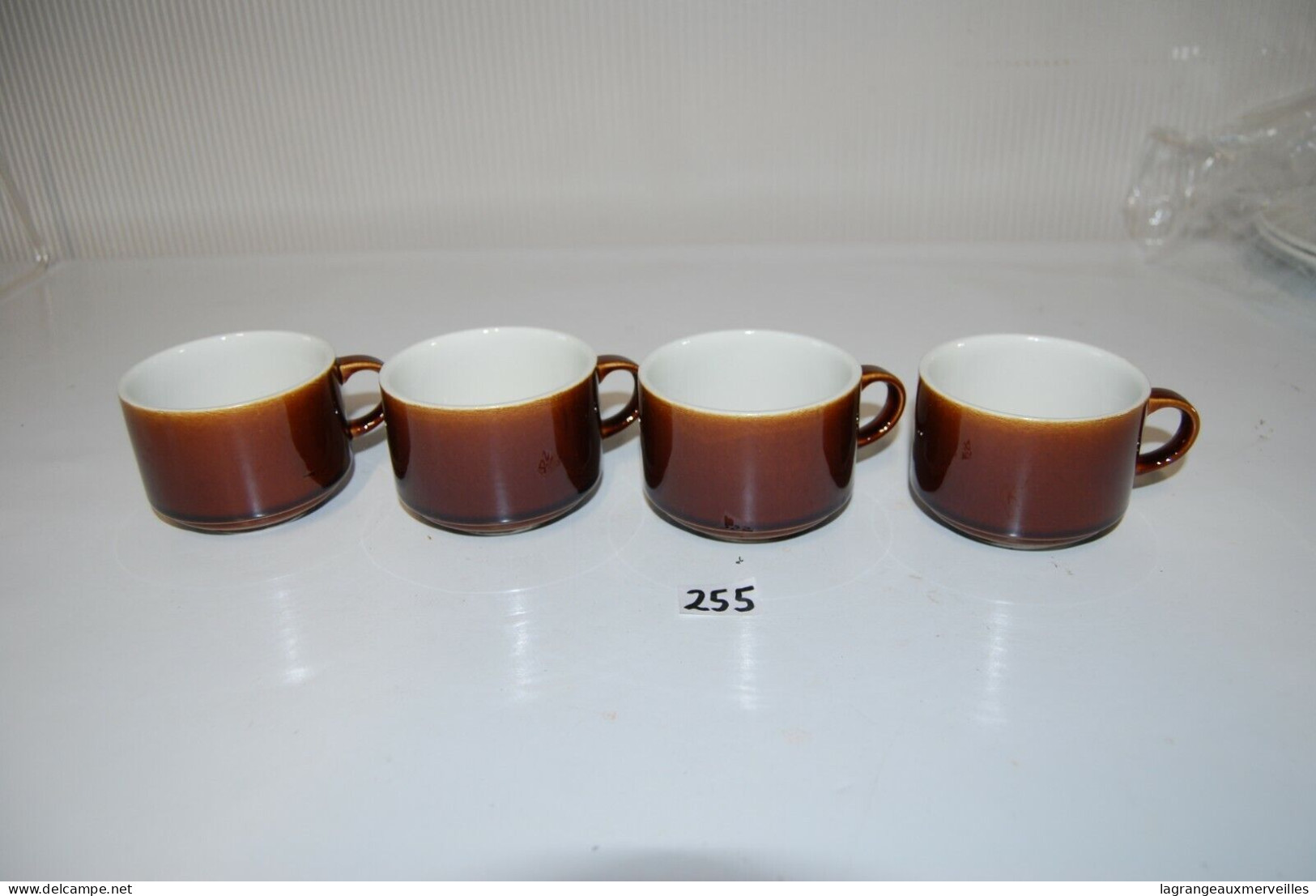C255 4 Anciennes Tasses - Boch Villeroy - Vintage - Cups
