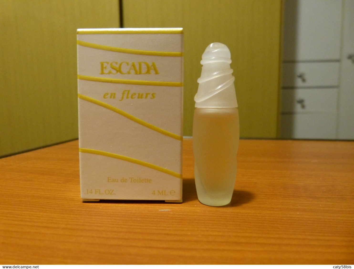 Miniature Parfum Avec Boite Escada - Miniaturen Damendüfte (mit Verpackung)