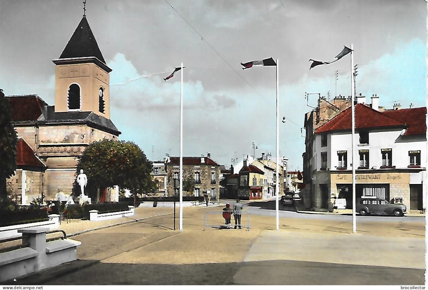 ROMAINVILLE ( 93 )  - Place De L' Eglise ( C.P.S.M. , Gd - Ft ) - Romainville