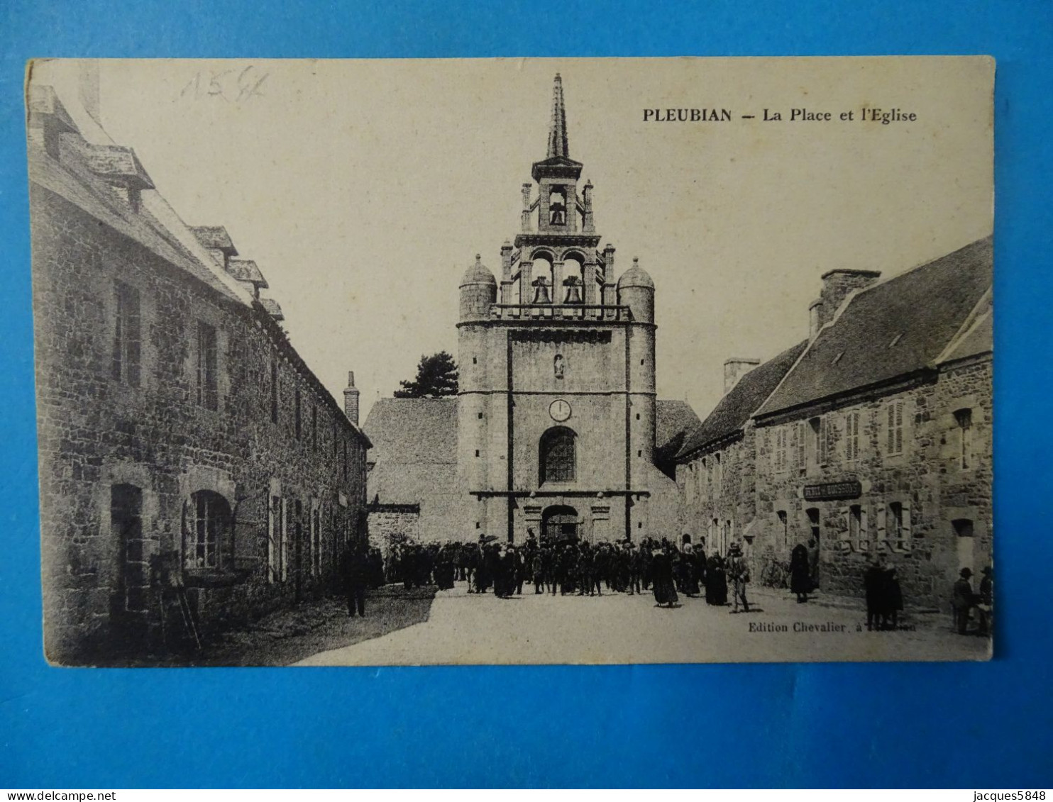 22) Pleubian - N° - La Place Et L'église - Année:1926 - EDIT: Chevalier - Pleubian