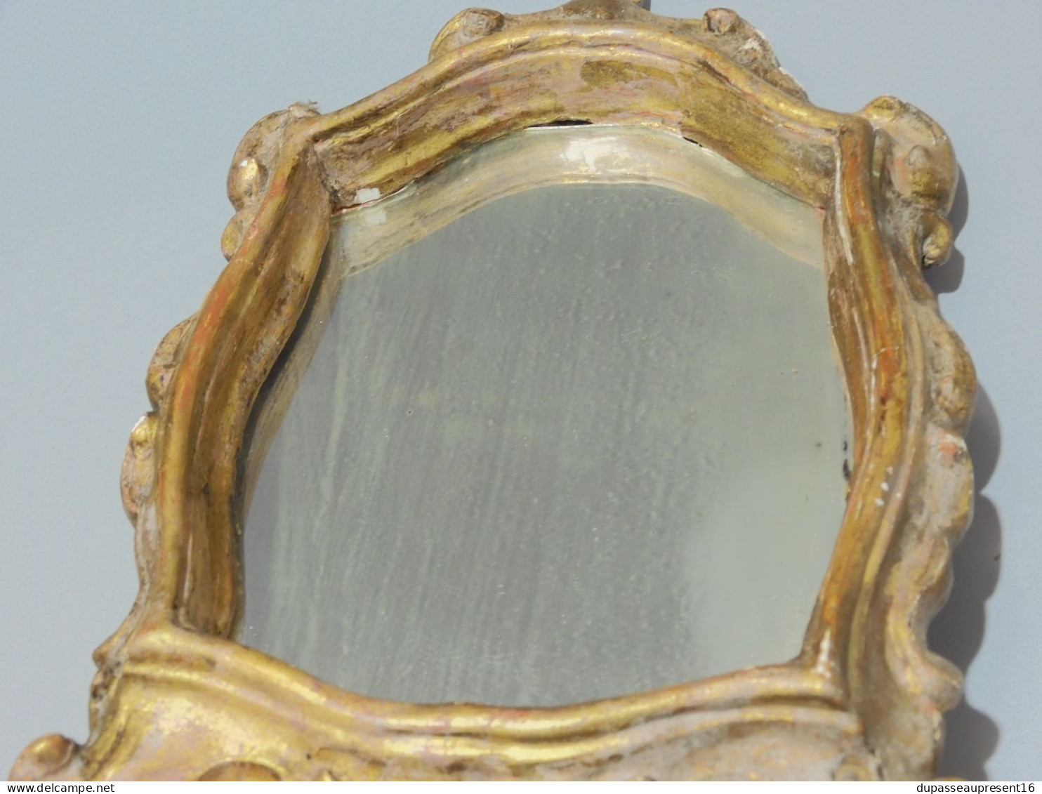 -JOLI PETIT MIROIR A POSER ANCIEN STUC Doré Miroir tain avec usure jus grenier   E