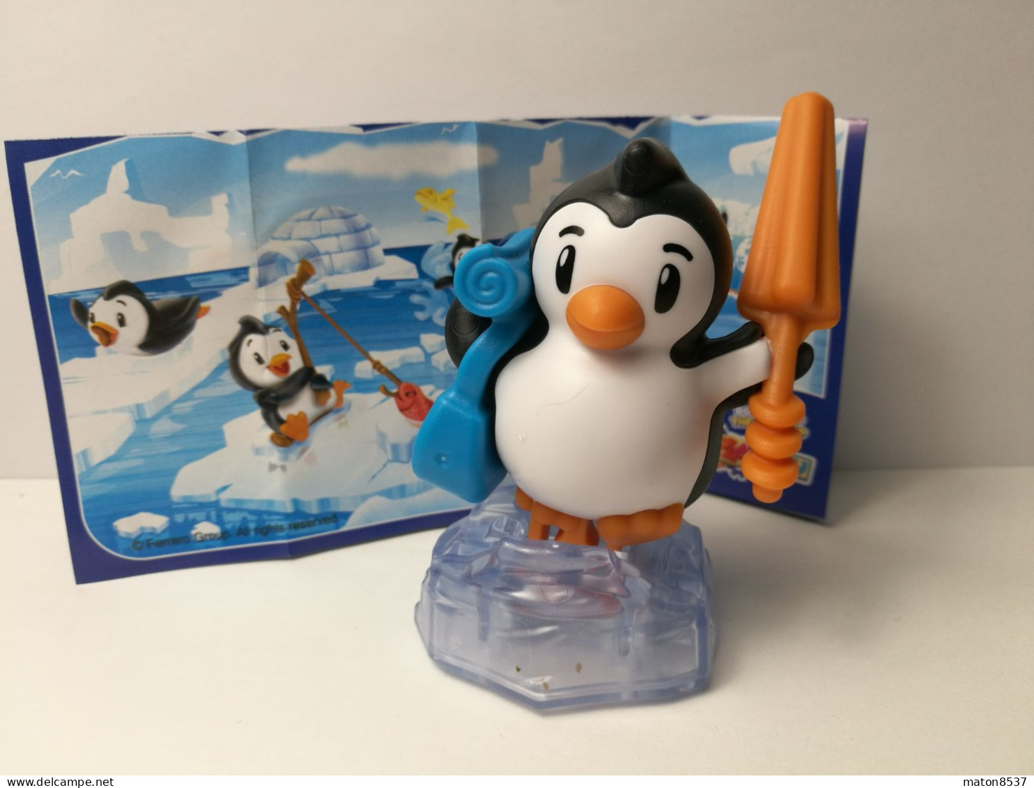 Kinder : MPG VTB18  Maxi-Ei -Inhalte 2023 - Funny Friends Penguins  - Pinguin Mit Sonnenschirm + BPZ - Maxi (Kinder-)
