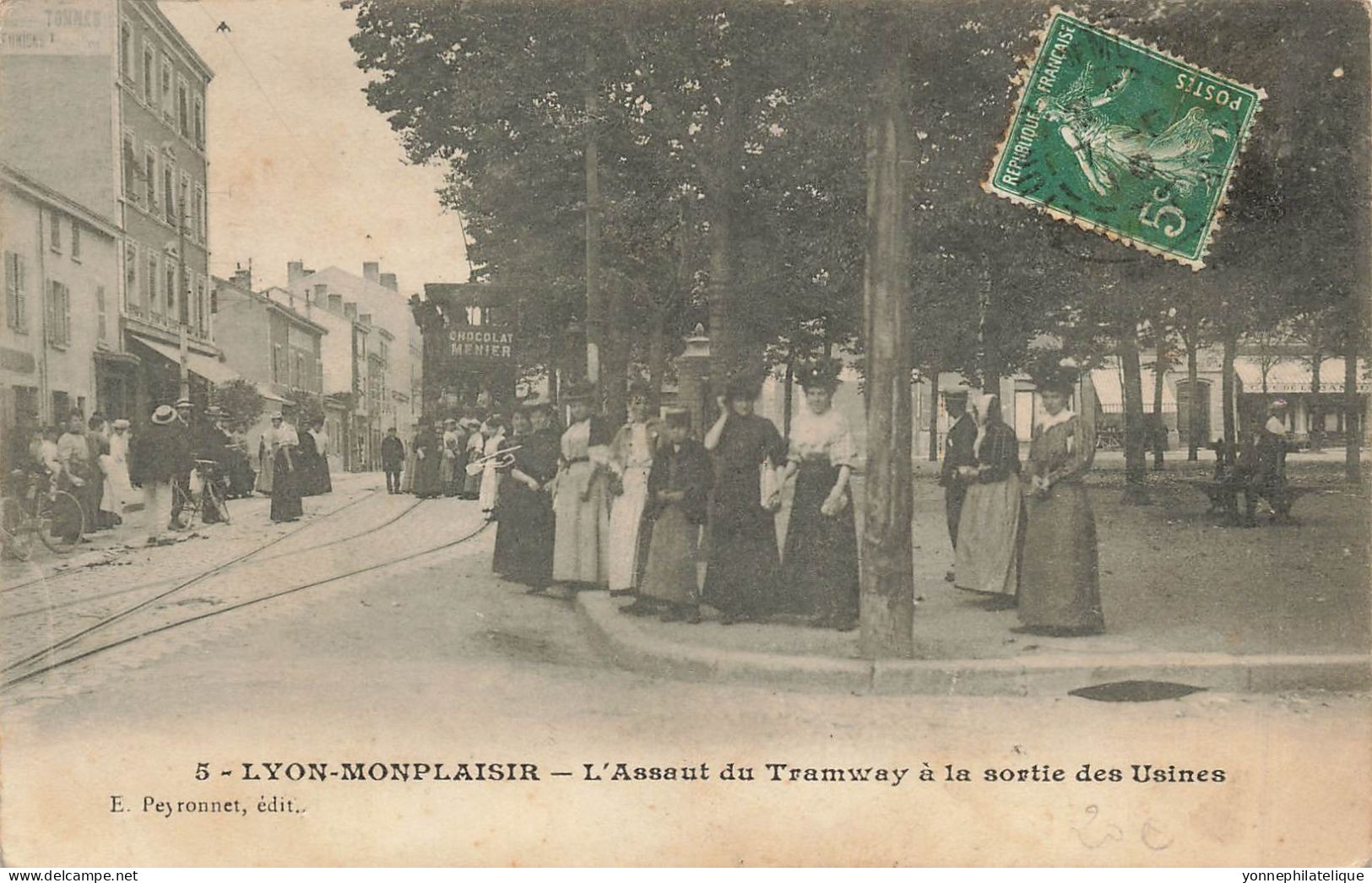 69 - RHÔNE - LYON-MONPLAISIR - L'assaut Du Tramway à La Sortie Des Usines - Animation - 10873 - Lyon 8