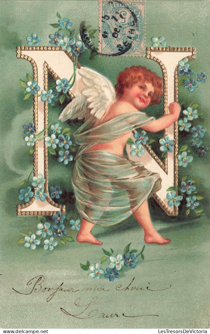 FANTAISIES - Un Petit Ange S'agrippant à La Lettre N Décorée De Fleurs - Colorisé - Carte Postale Ancienne - Other & Unclassified