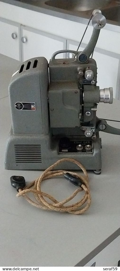 PROJECTEUR FILM ROYAL CINE GEL 215 - Film Projectors