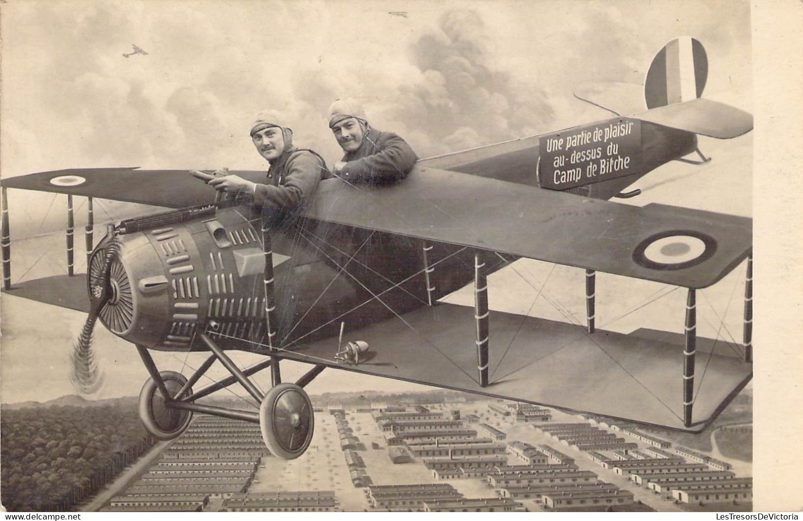 France - Carte Photo - Avion - Une Partie De Plaisir Au Dessus Du Camp De Bitche - Carte Postale Ancienne - Bitche