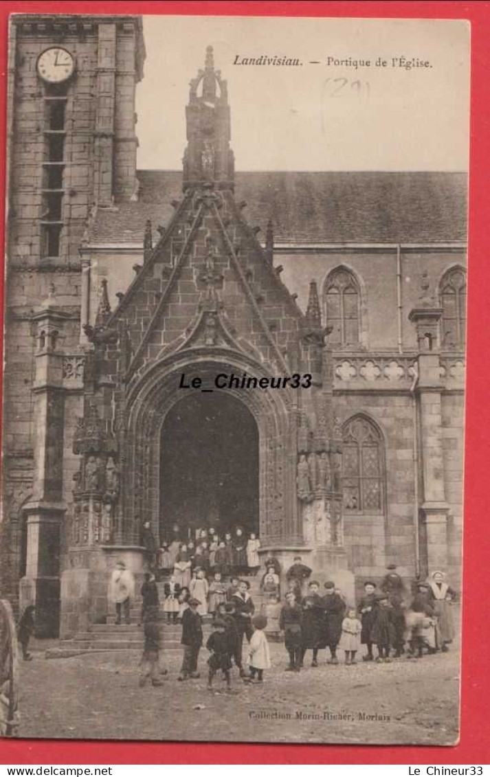 29 - LANDIVISIAU---Portique De L'Eglise---tres Animé - Landivisiau