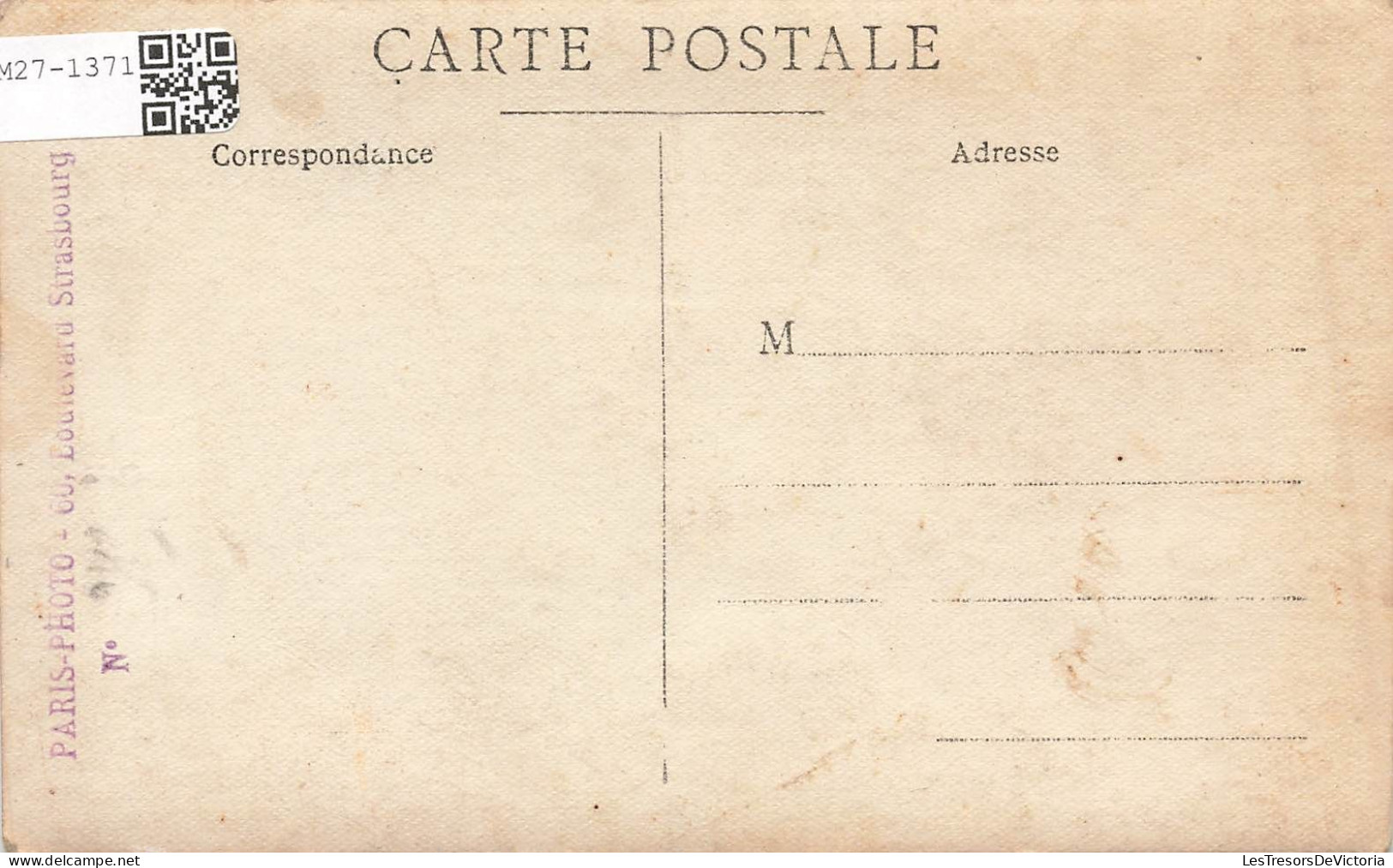 COUPLES - Couple Posant Pour Une Photo - Femme Assise - Carte Postale Ancienne - Couples