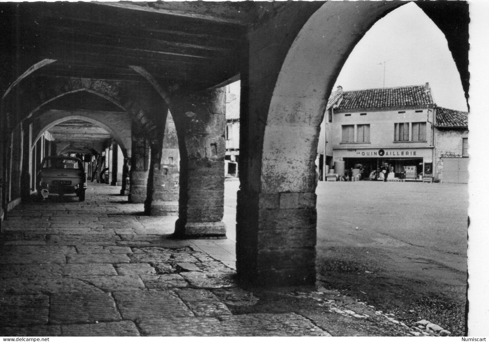 Montpezat-de-Quercy Les Couverts Quincaillerie Voiture Peugeot 404 - Montpezat De Quercy