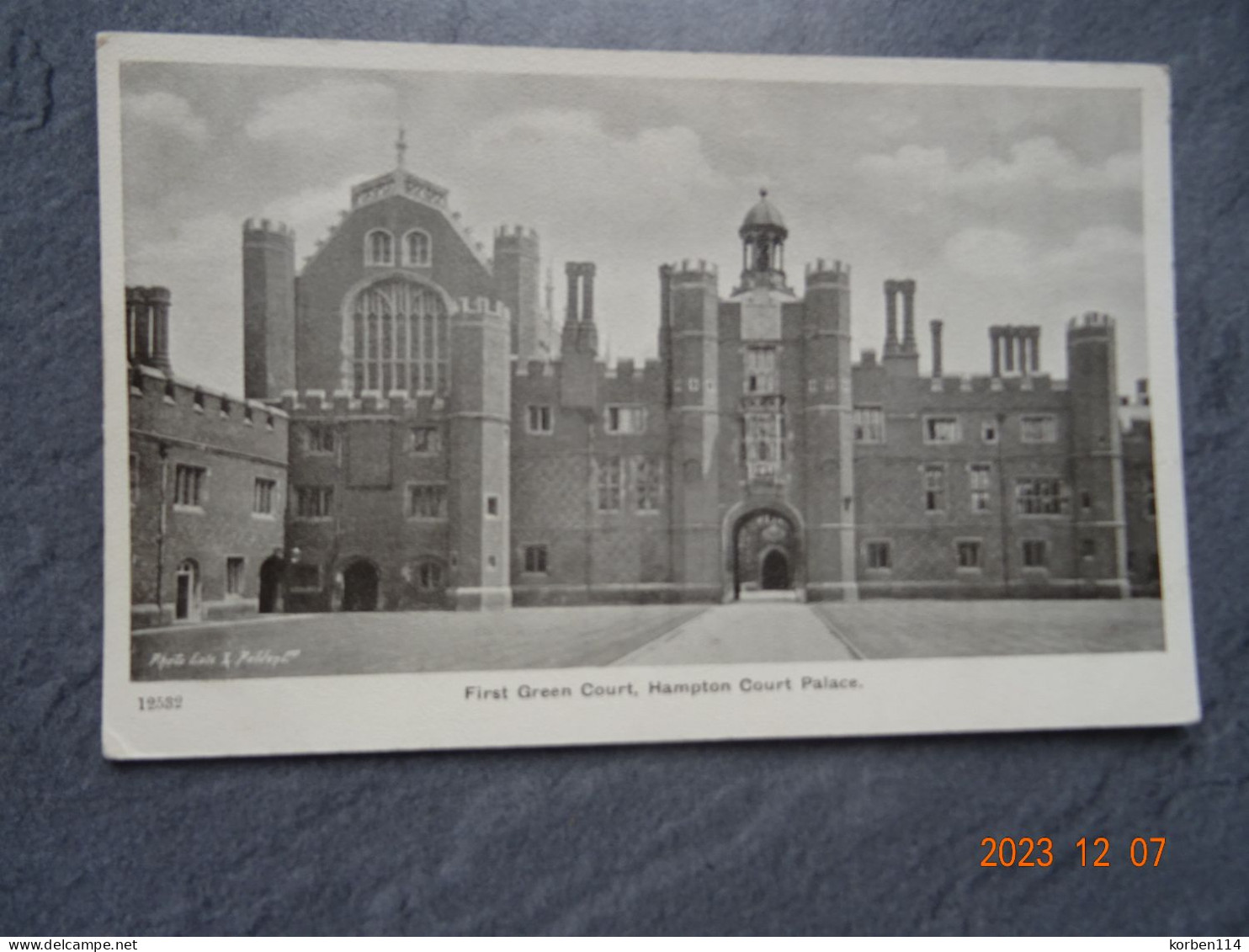 FIRST GREEN COURT - Hampton Court
