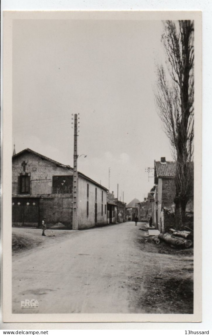 Carte Postale Ancienne Thénezay - Avenue De La Gare - Thenezay
