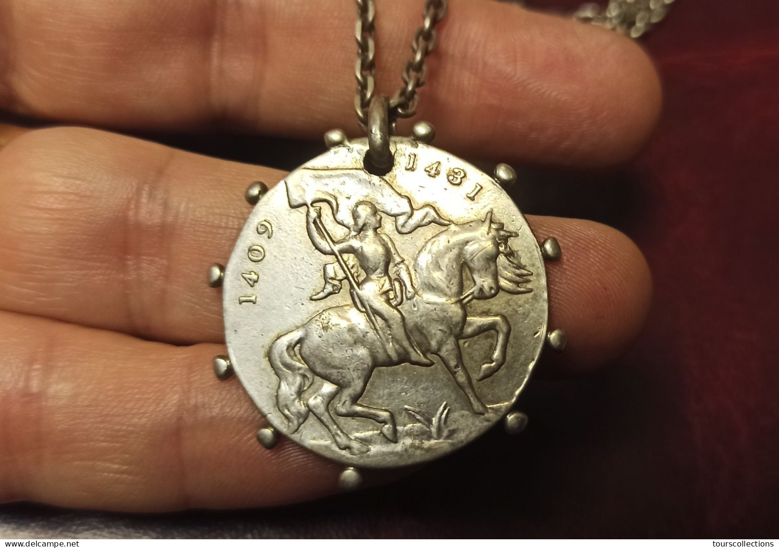 COLLIER CHAINE 10 Gr. ARGENT JEANNE D'ARC Et Autre METAL Pour La Médaille 11 Gr - Halsketten