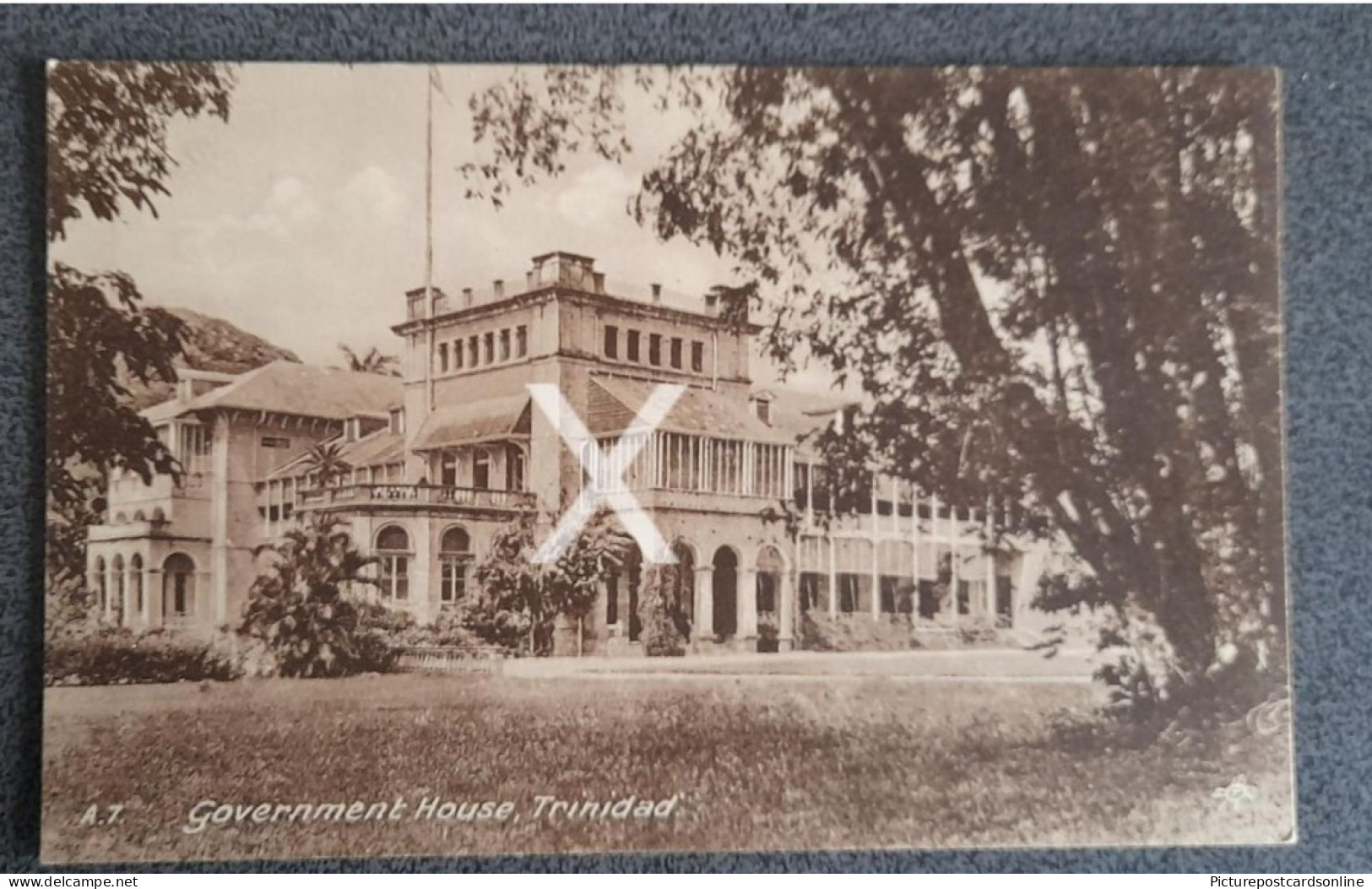 GOVERNMENT HOUSE TRINIDAD OLD B/W POSTCARD - Trinidad