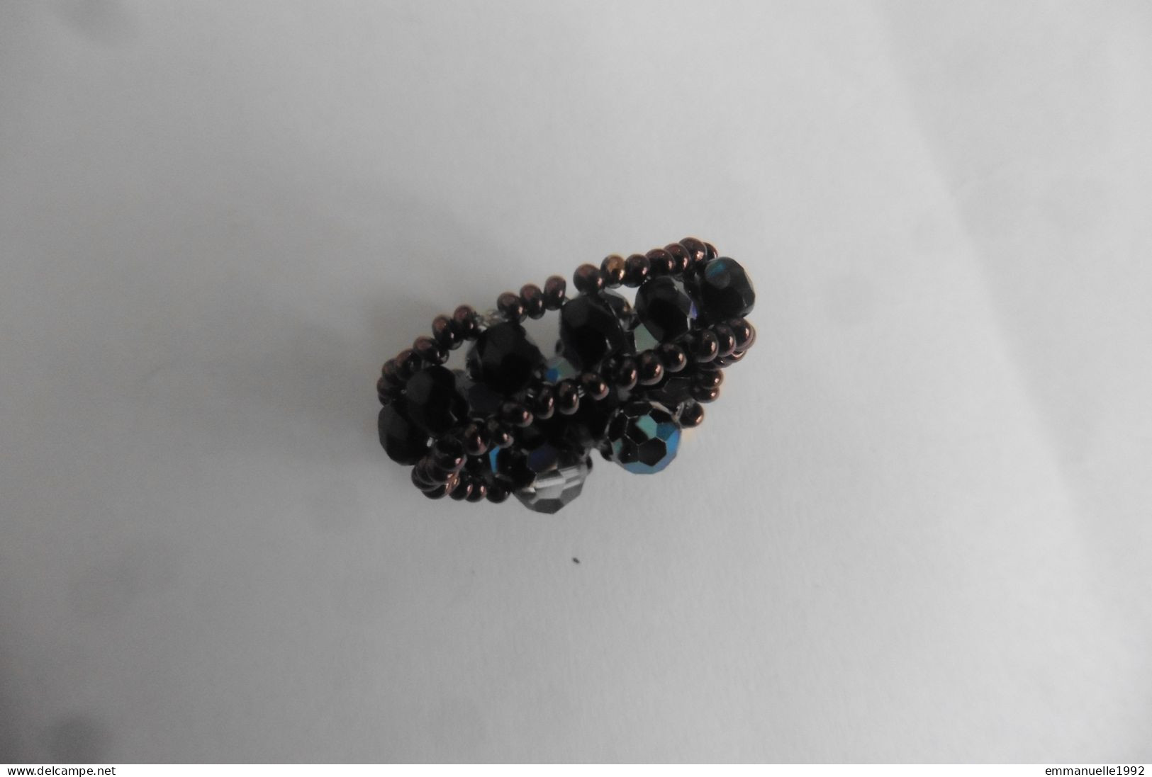 Neuf - Bague artisan créateur cristaux gris et noir irisés aurore boréale et perles de rocaille cuivré T 54-55