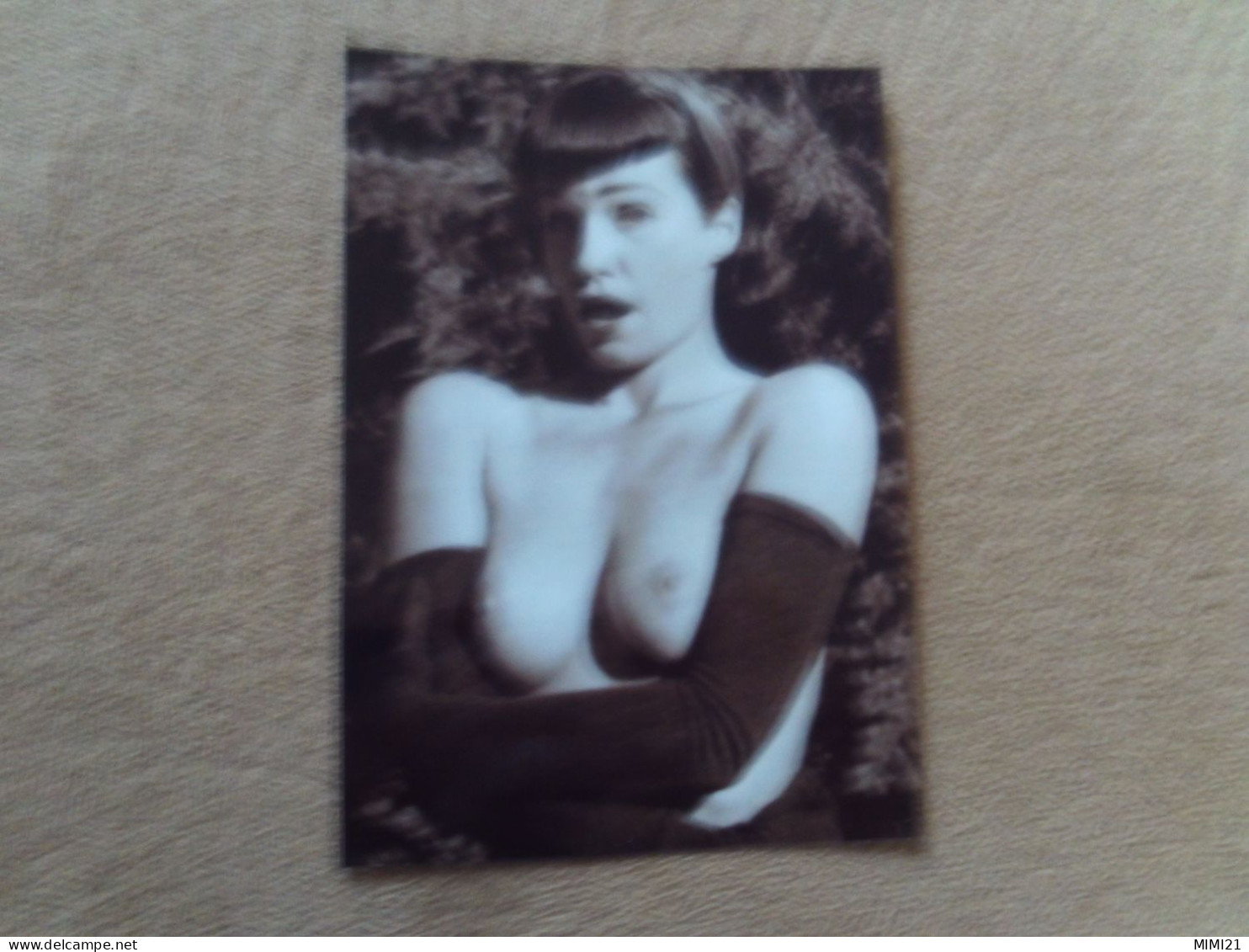 BELLE REPRODUCTION "BETTY PAGE"..(format 12.6 X 9) - Pin-ups