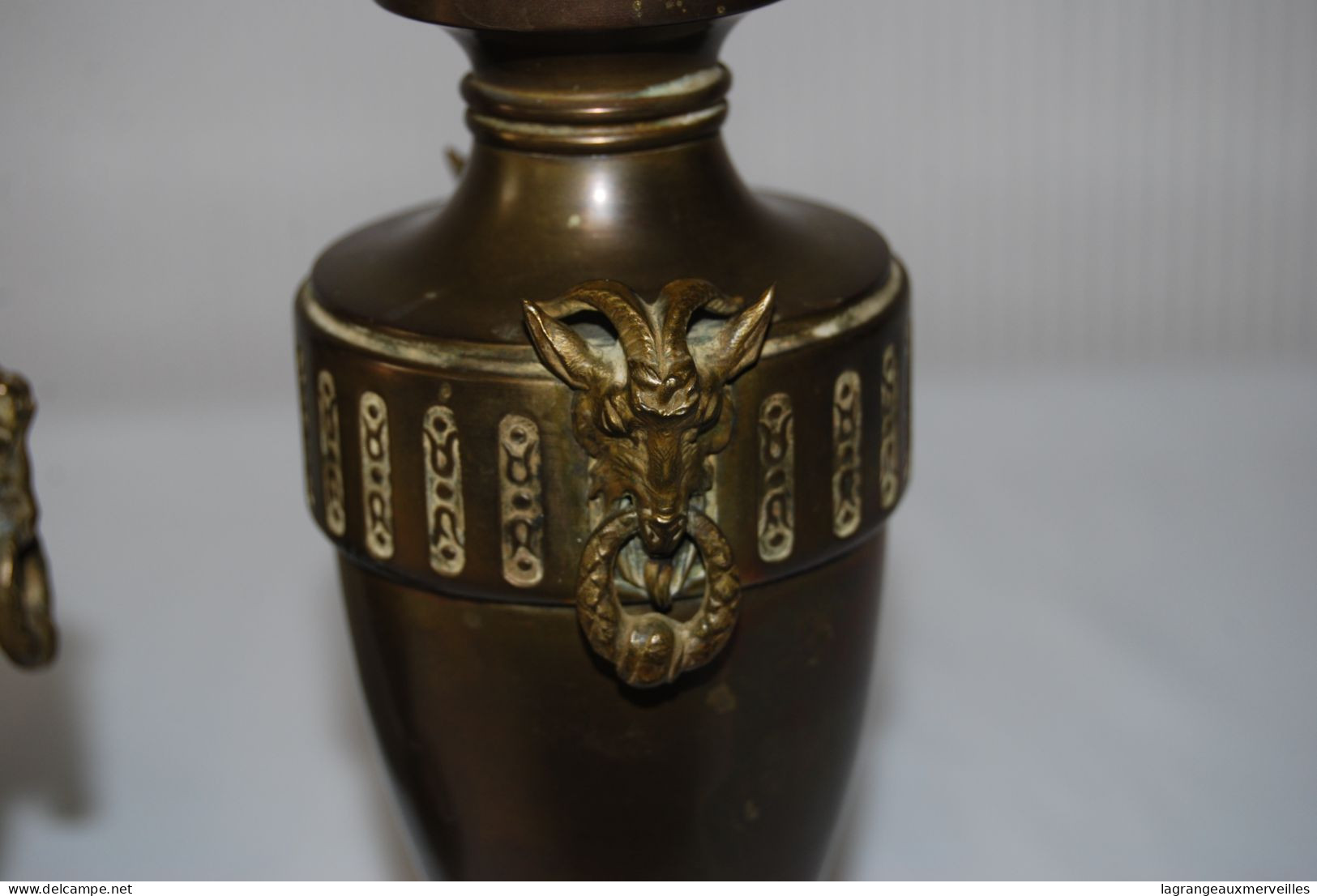 E2  Anciennes Urnes Religieuses - Eglise - Church - Vase Art Nouveau - Antique Belfray - Art Nouveau / Art Deco