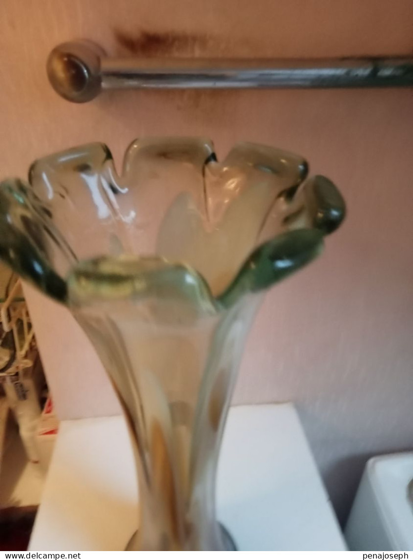 Vase Ancien En Verre Hauteur 43 Cm - Jarrones