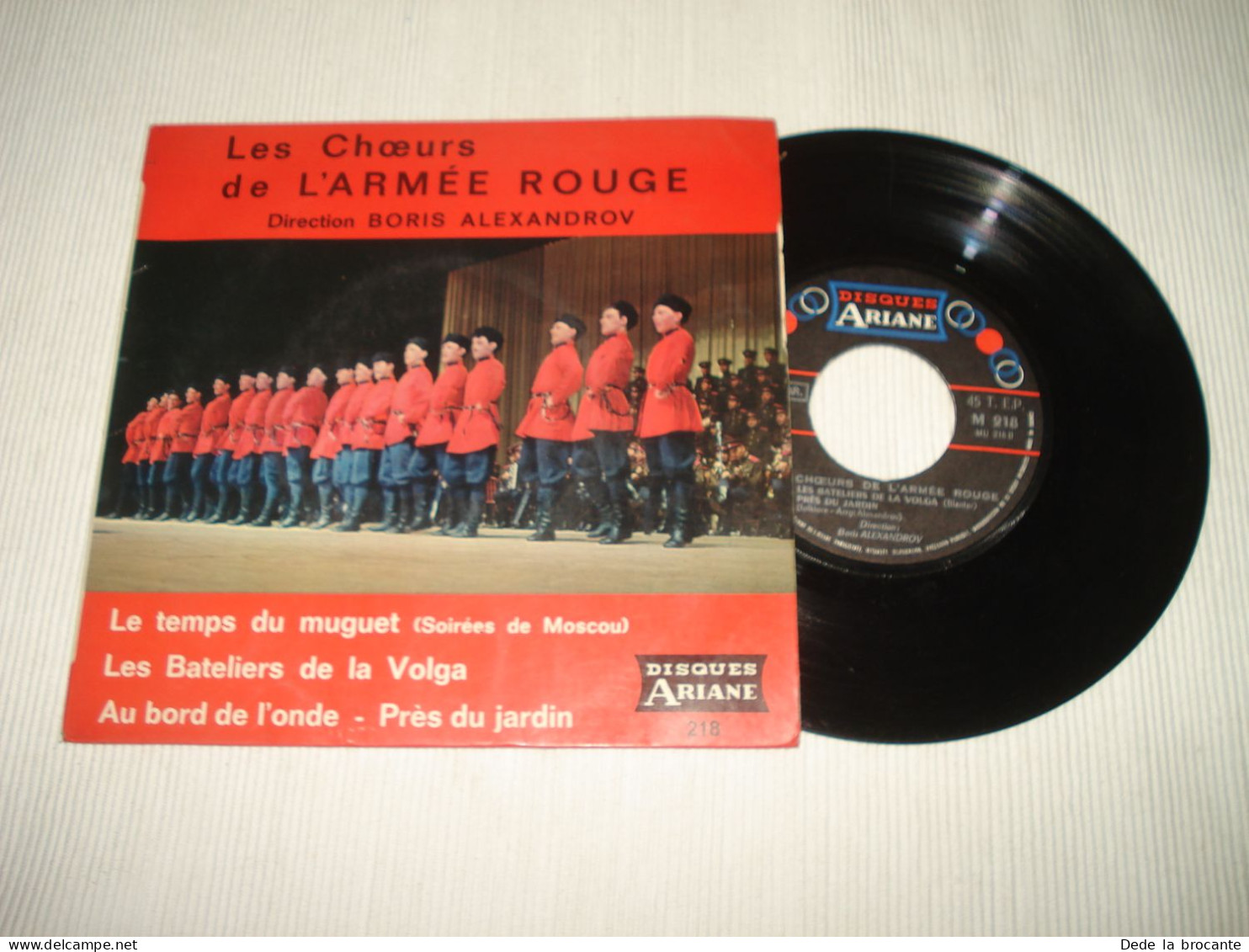 B12 / Les Coeurs De L'armée Rouge - Alexandrov - EP – M 218 - France   EX/EX - Spezialformate