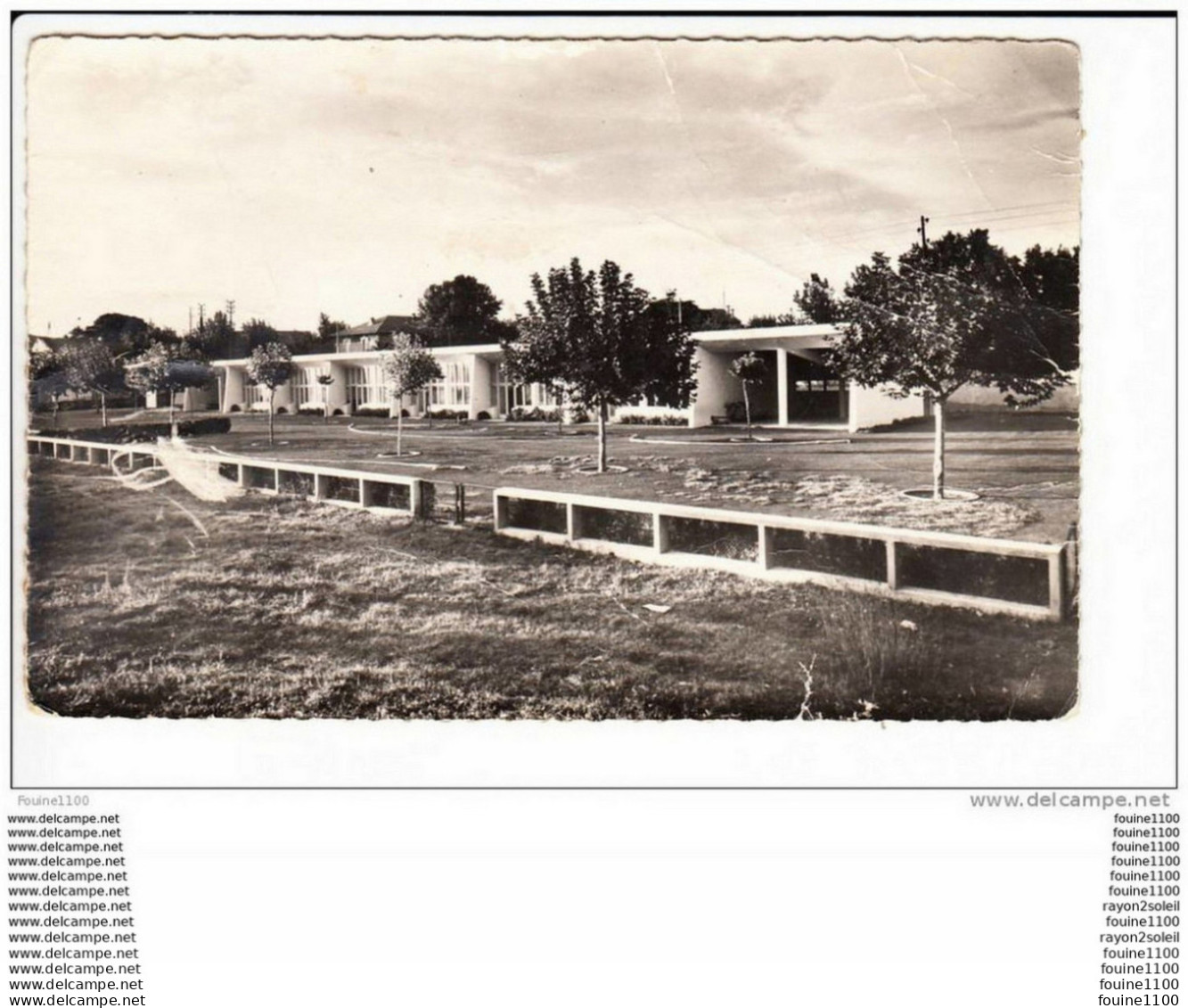 Carte De Quissac  Le Groupe Scolaire ( école )( Format C.P.A ) Attention Mauvais état   ( Recto Verso ) - Quissac