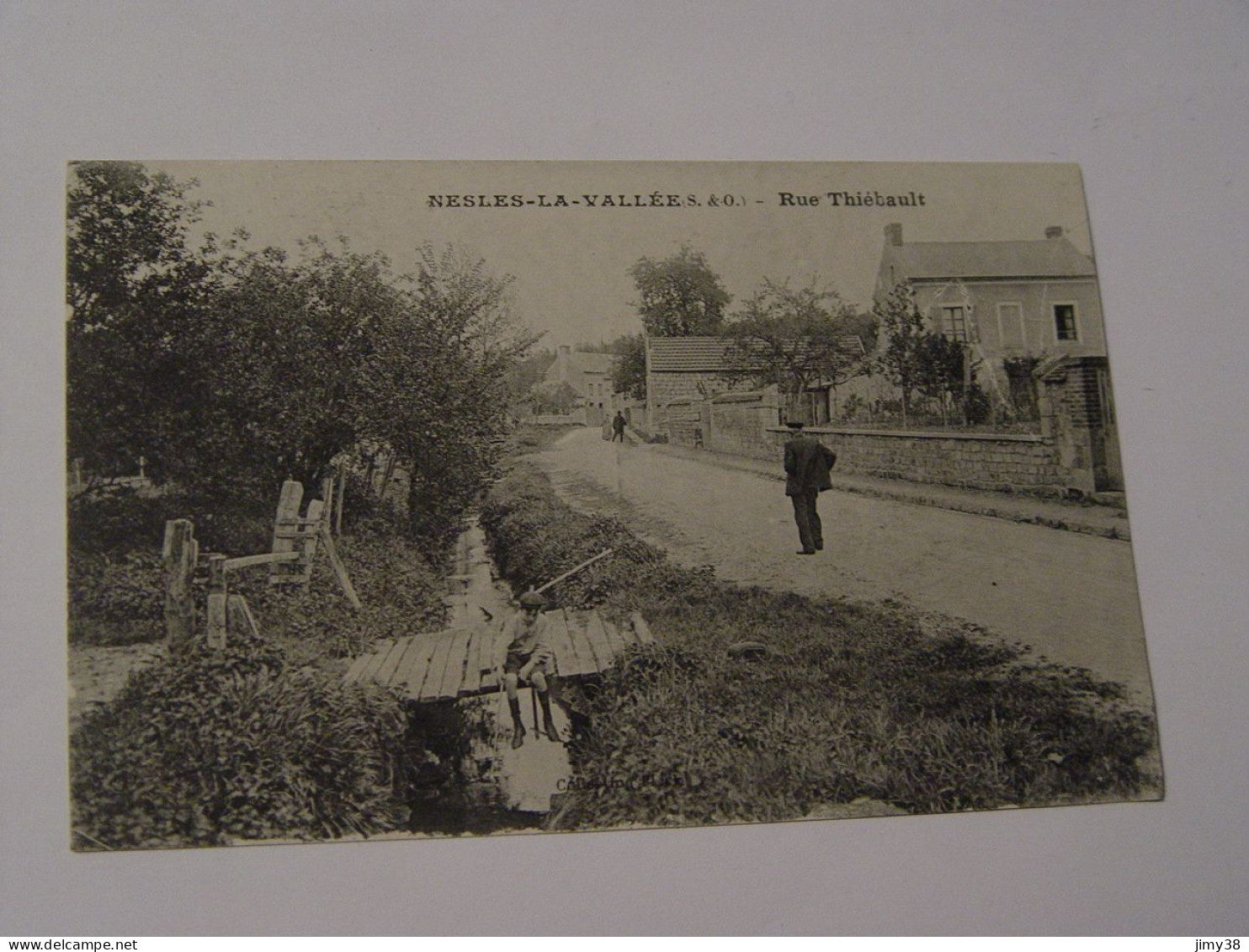 VAL D'OISE-NESLE LA VALLEE-RUE THIEBAULT ANIMEE - Nesles-la-Vallée