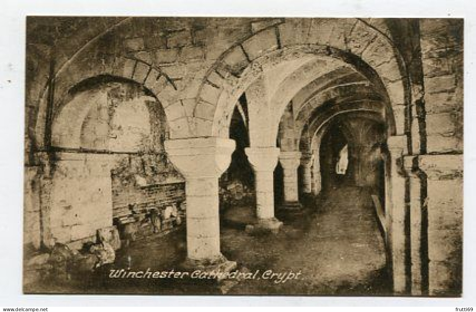 AK 187599 ENGLAND - Winchester Cathedral - Crypt - Winchester