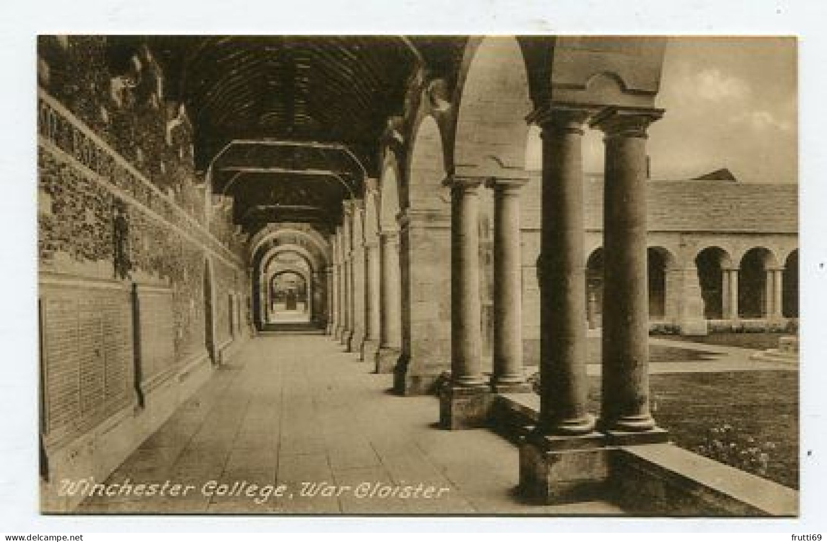 AK 187602 ENGLAND - Winchester College - War Cloister - Winchester