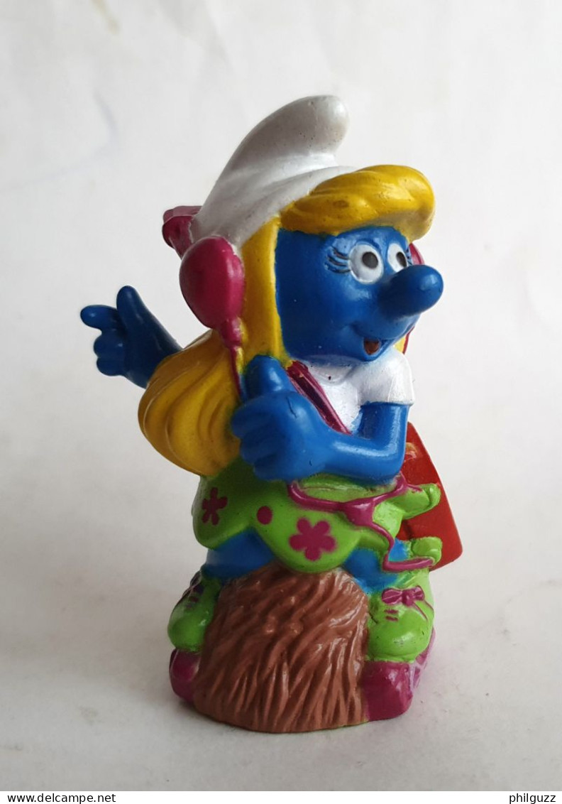 FIGURINE BOUCHON PRIME BIP 1996 SCHTROUMPF SCHTROUMPFETTE WALKMAN - Smurfen