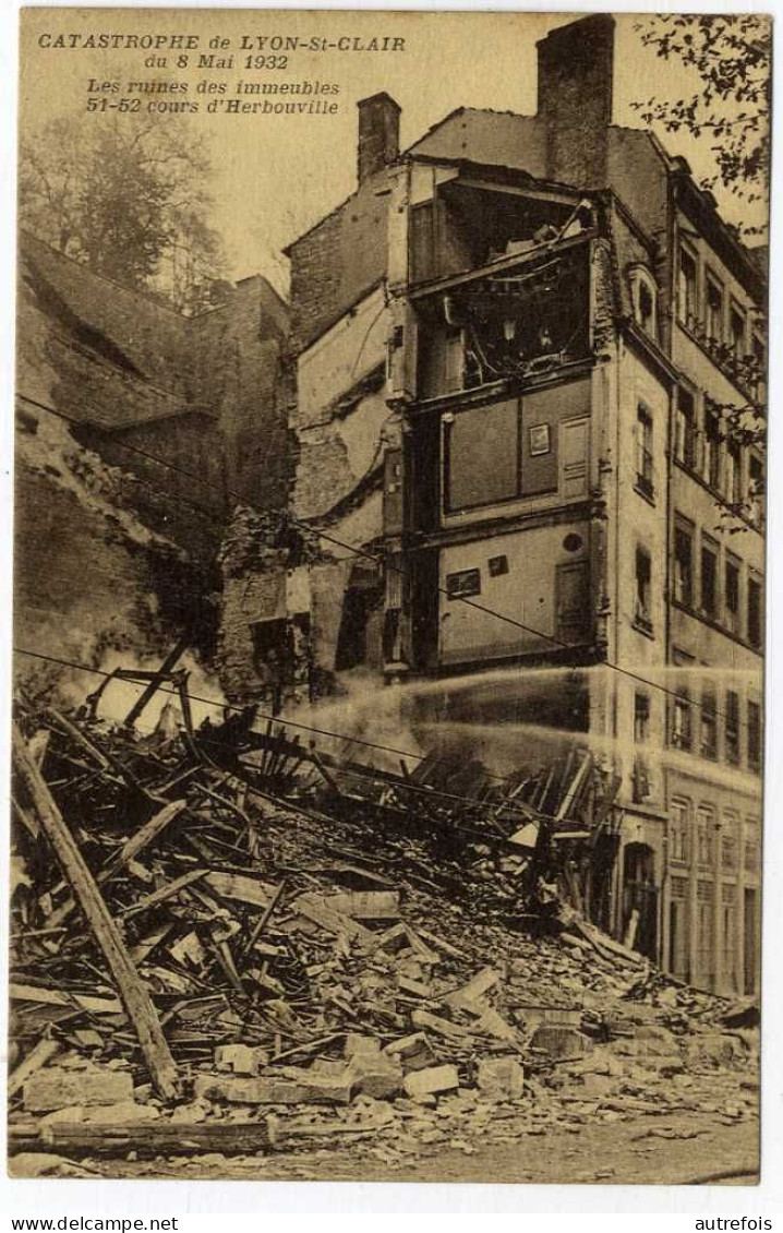 69  LYON 07 SAINT CLAIR  CATASTROPHE DU 8 MAI 1932  -  LES RUINES DES IMMEUBLES COURS D HERBOUVILLE - Lyon 7