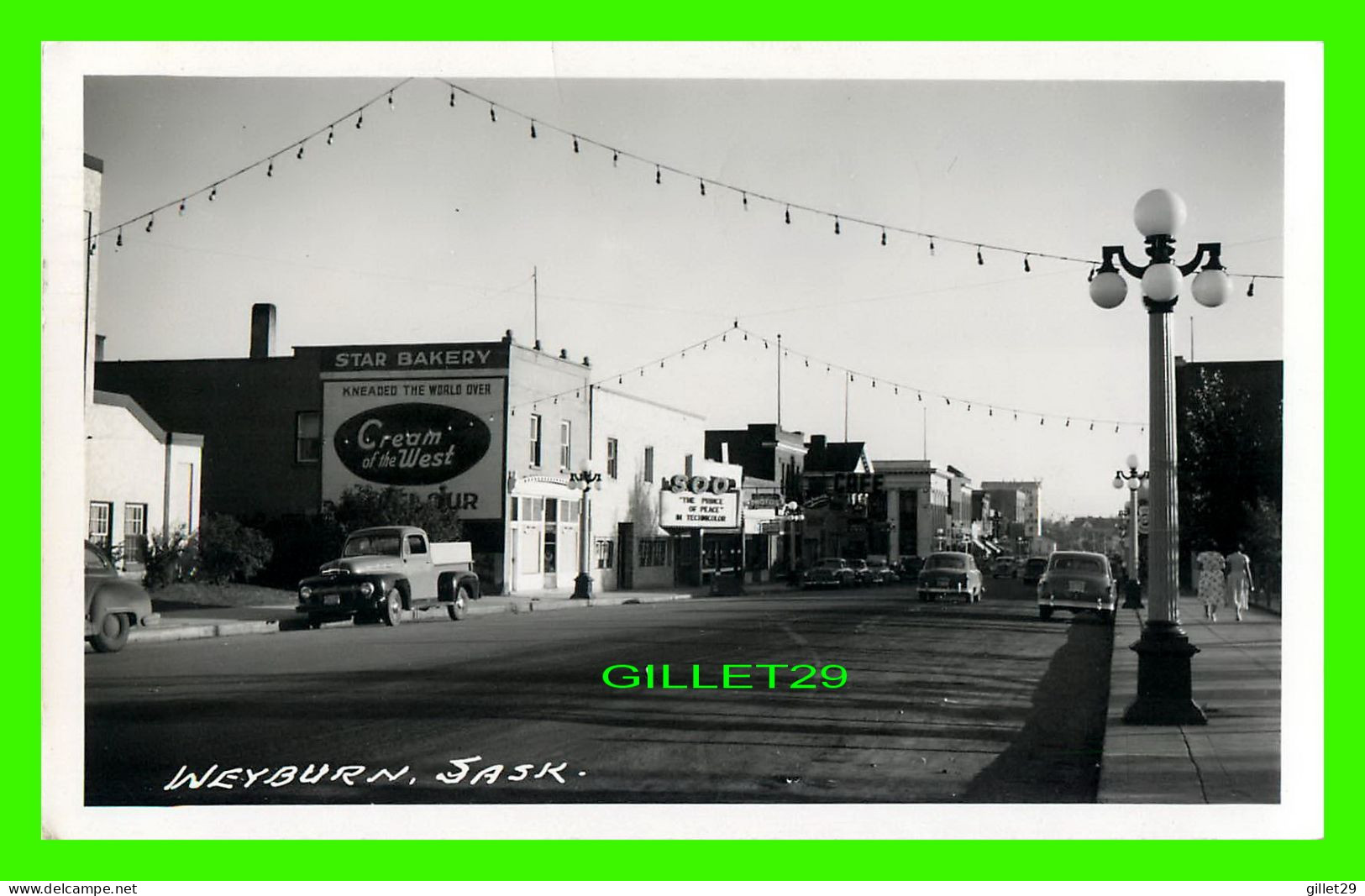 WEYBURN, SASKATCHEWAN - ANIMATE OLD CARS - STAR BAKERY - TRAVEL IN 1952 - REAL PHOTOGRAPH - - Otros & Sin Clasificación