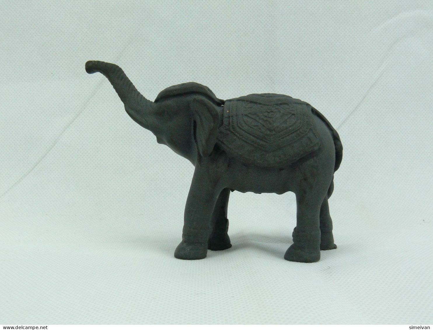 Beautiful Elephant Figurine Decorative Colectible #2217 - Other & Unclassified