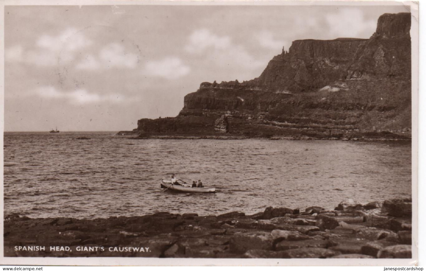 REAL PHOTOGRAPHIC POSTCARD - 1949 - SPANISH HEAD - GIANT'S CAUSEWAY -COUNTY ANTRIM WITH FAINT GIANTS CAUSEWAY POSTMARK - Antrim