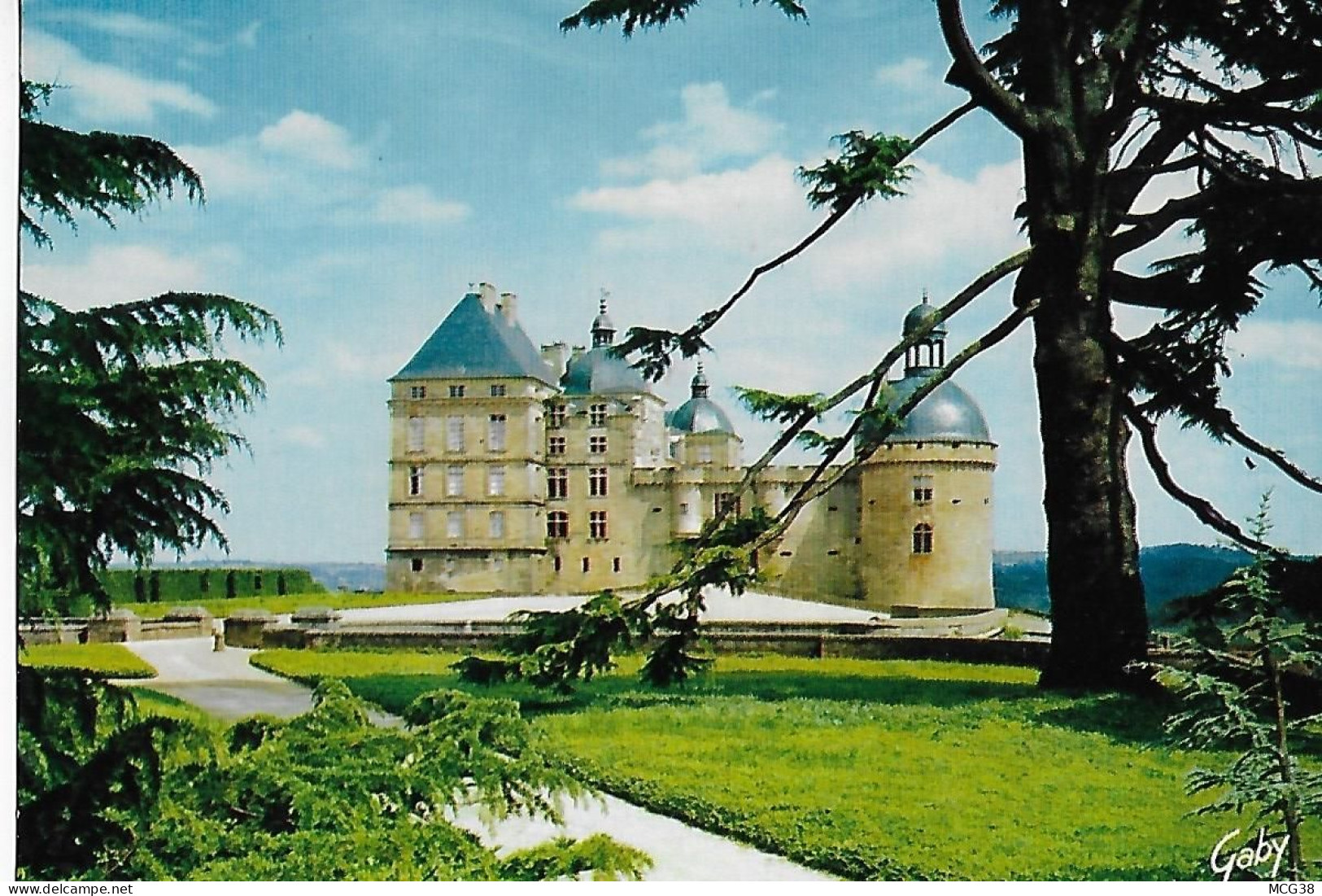 24 -  Château  De  HAUTEFORT - Hautefort