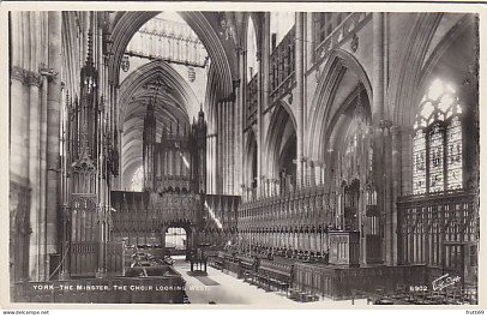 AK 189066 ENGLAND - York - Minster - The Choir Looking West - York