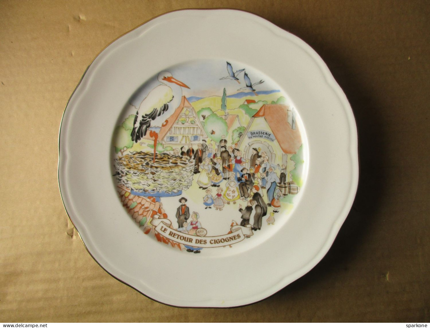 Assiette Plate Animée - Le Retour Des Cigognes - Porcelaine De Limoges France - Kanterbrau - La Bière De Maître Kanter - Teller