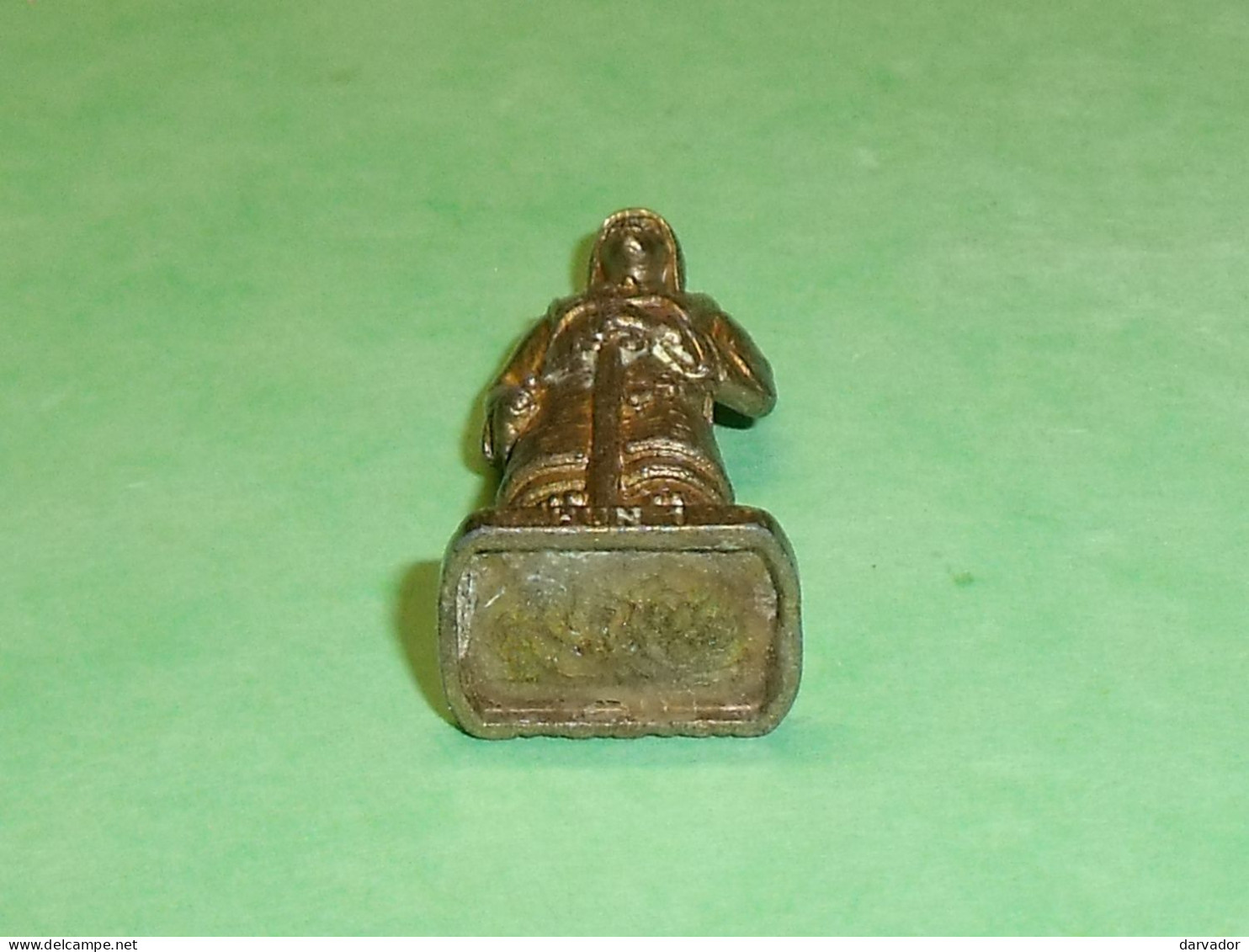 Kinder / Figurines En Métal : Hun 1H    TB116C - Metallfiguren